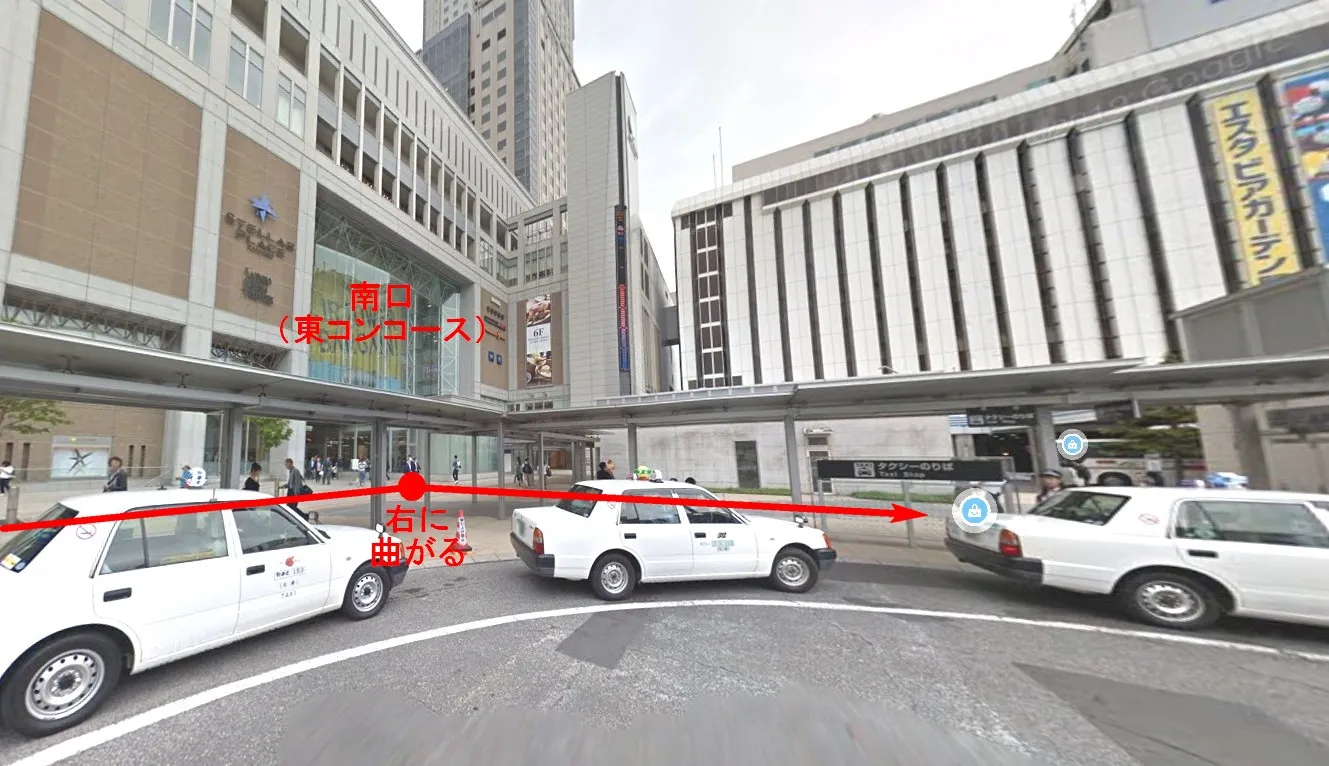 JR札幌駅（南口（東コンコース））の前を右に進む